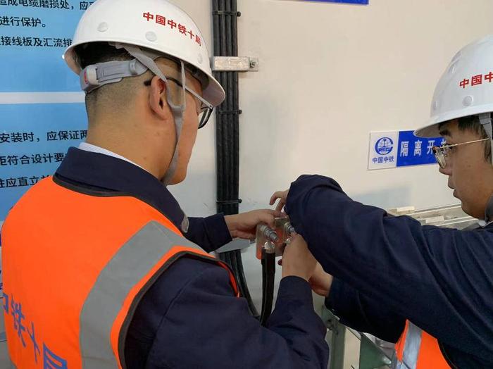 濟(jì)南地鐵3號(hào)線二期建設(shè)駛?cè)肟燔嚨?，全面開啟機(jī)電設(shè)備安裝新階段